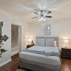 http://affordable-downtown-memphis-apartment-w-views.memphishotelsnow.com