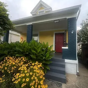 https://small-room-in-quirky-home.hotels-louisville.com