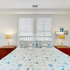 https://the-sanctuary-a-wave-from-it-all-201b.hotels-in-virginia-beach.com